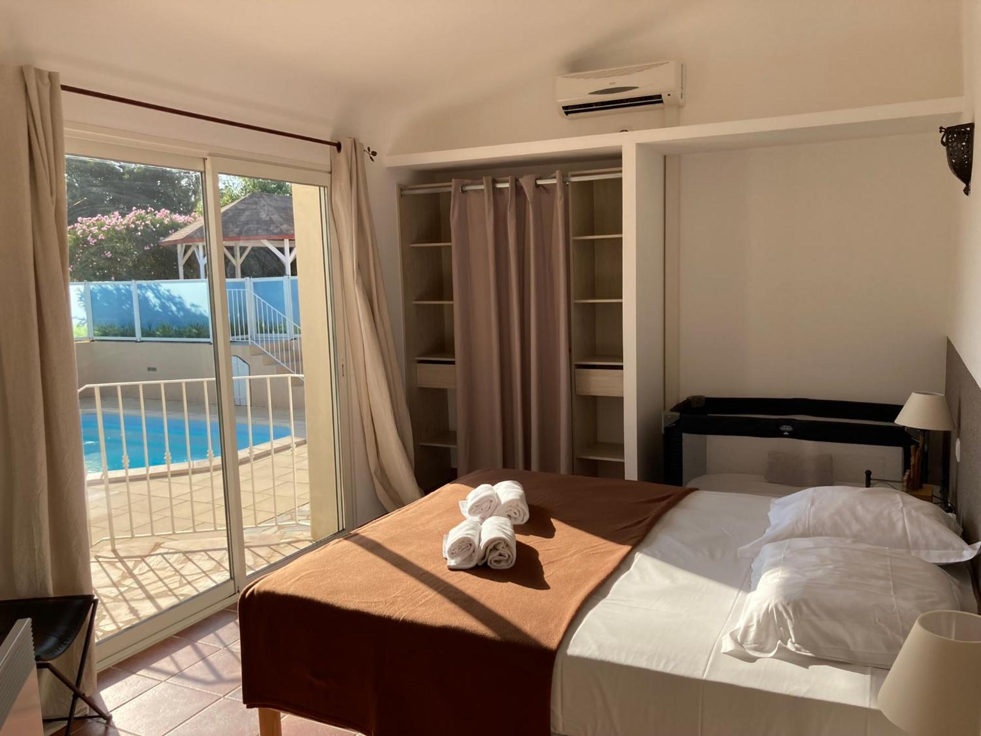 Cala Corsa - 3 Et 4 - Cala Rossa Porto-vecchio - Entierement Climatisees Avec Piscine Chauffee Partagee Et Piscines Privees - Internet Gratuit Porto-Vecchio (Corsica)