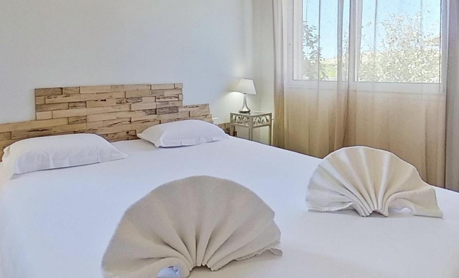 Villa Cala Corsa - 3 Et 4 - Cala Rossa Porto-vecchio - Entierement Climatisees Avec Piscine Chauffee Partagee Et Piscines Privees - Internet Gratuit *