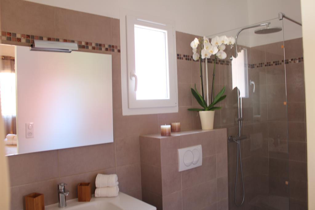 Cala Corsa - 3 Et 4 - Cala Rossa Porto-vecchio - Entierement Climatisees Avec Piscine Chauffee Partagee Et Piscines Privees - Internet Gratuit Villa *