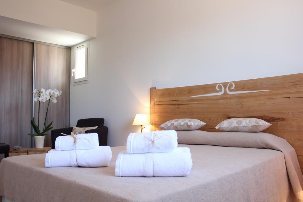 Cala Corsa - 3 Et 4 - Cala Rossa Porto-vecchio - Entierement Climatisees Avec Piscine Chauffee Partagee Et Piscines Privees - Internet Gratuit *