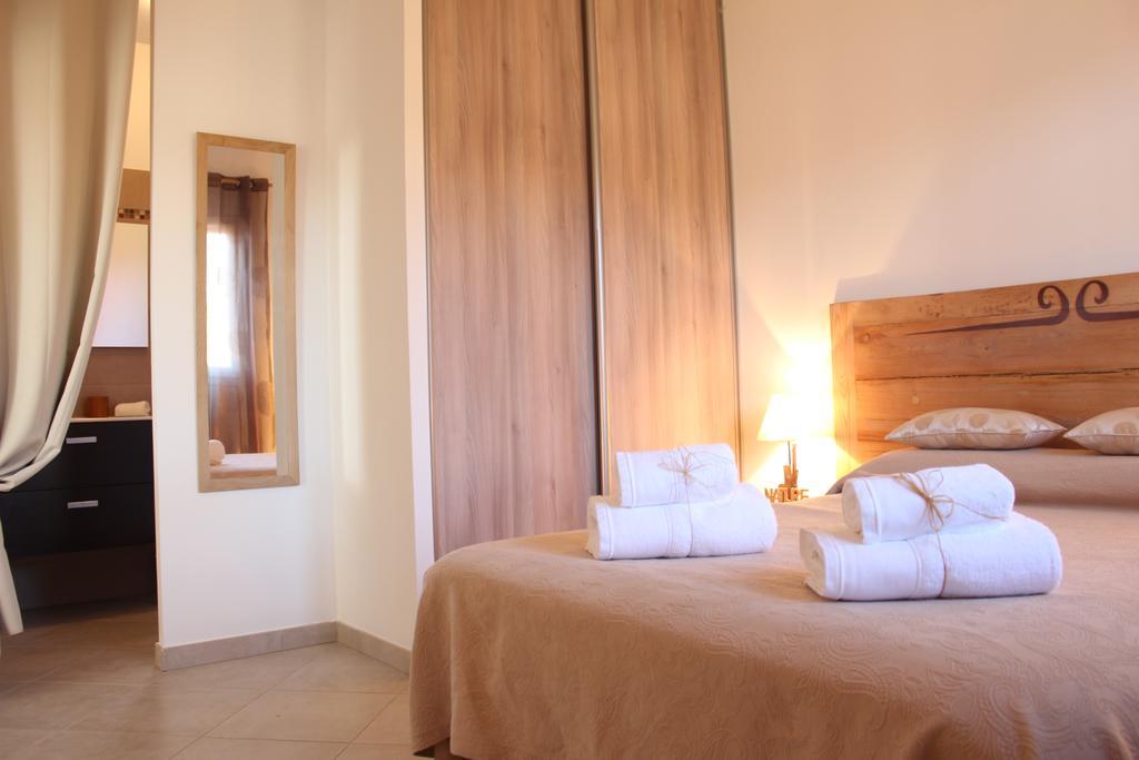 Cala Corsa - 3 Et 4 - Cala Rossa Porto-vecchio - Entierement Climatisees Avec Piscine Chauffee Partagee Et Piscines Privees - Internet Gratuit Villa